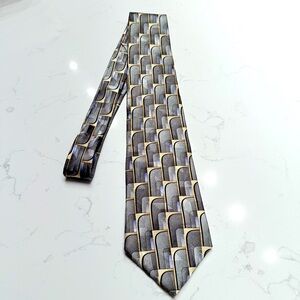 Arrow Gray and Gold Patterned Tie
